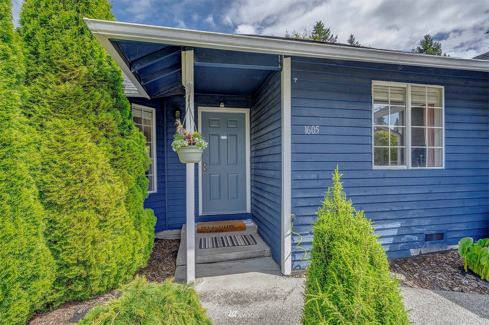 Property Photo:  1605 93rd Drive SE  WA 98258 