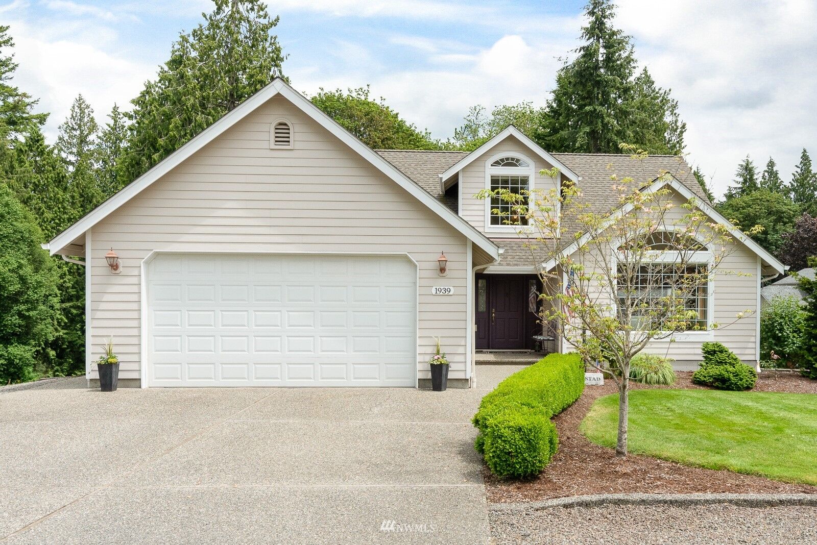 Property Photo:  1939 Ludwig Road  WA 98290 