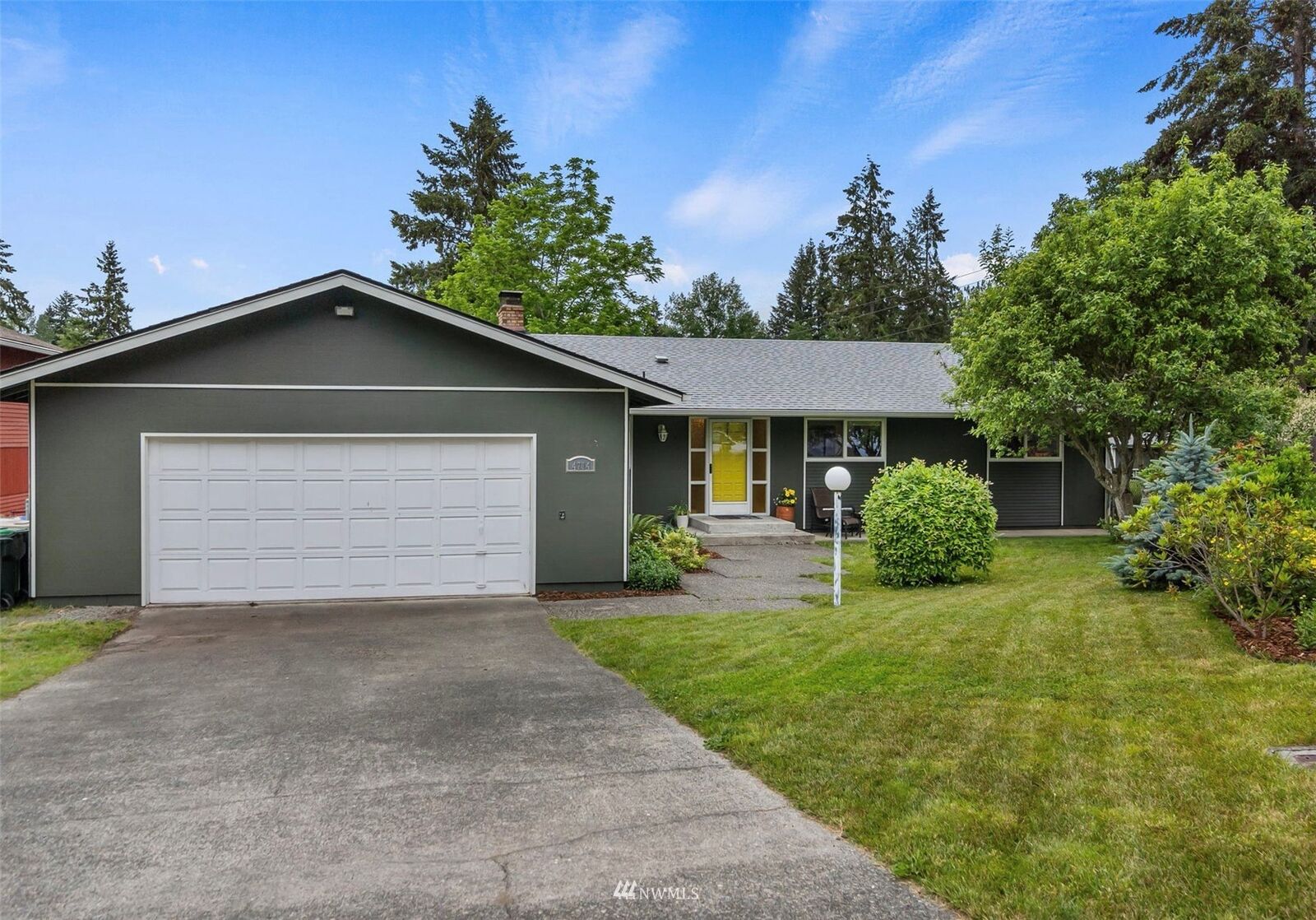 Property Photo:  4714 Lakemont Street SE  WA 98513 