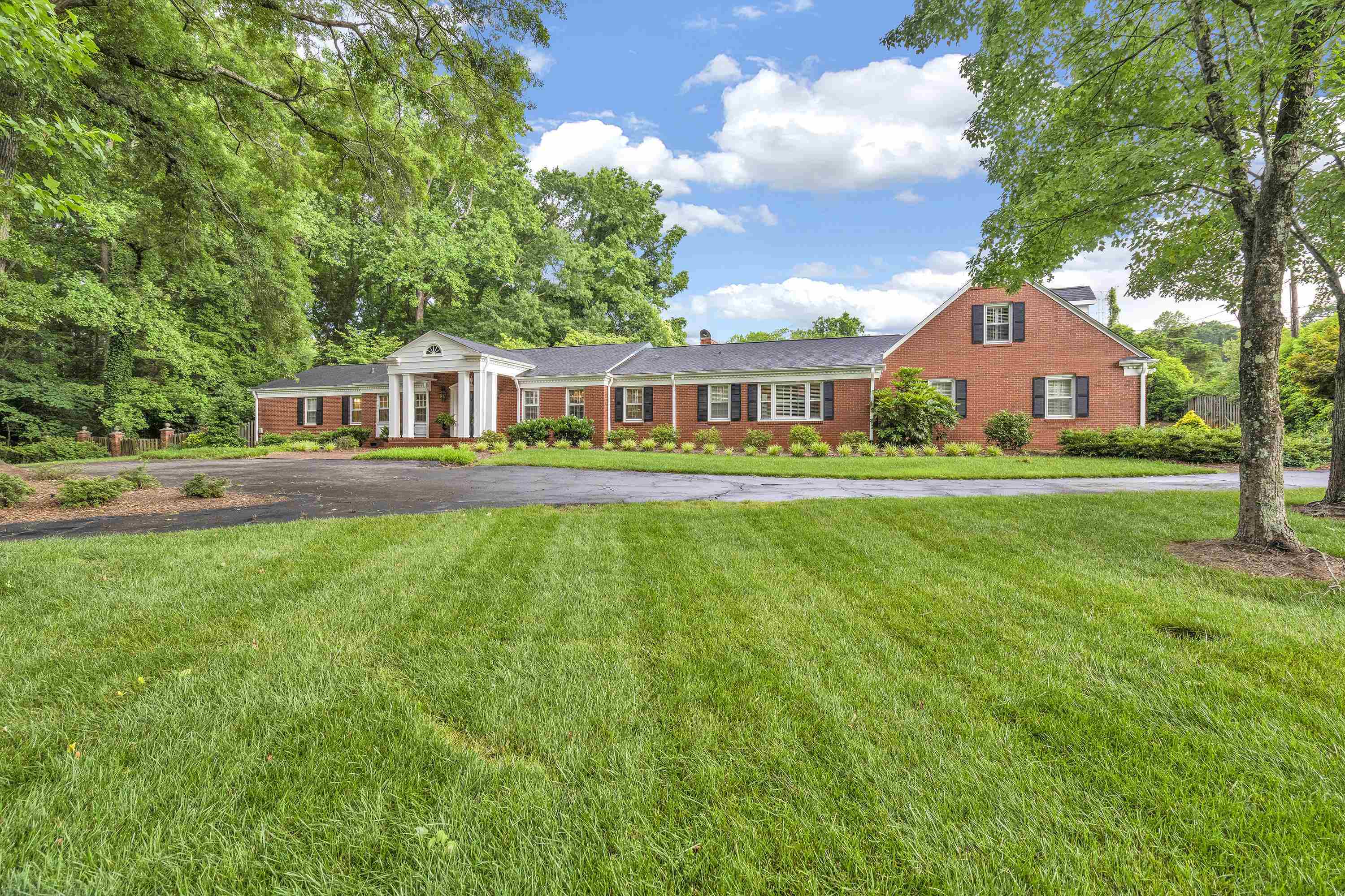 Property Photo:  1090 Woodburn Road  SC 29302 