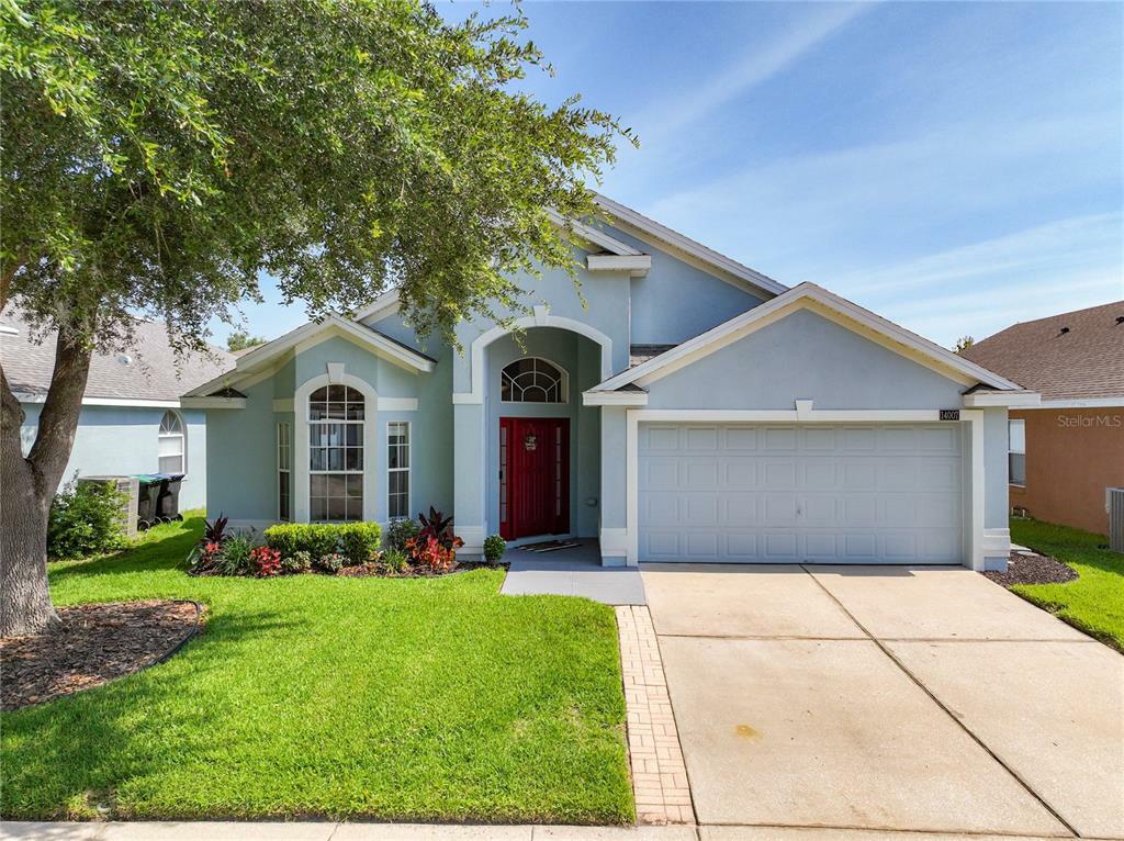 Property Photo: 14007 Yellow Wood Circle FL 32828