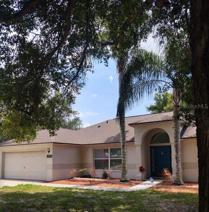 Property Photo:  2295 Barn Wood Court  FL 34748 
