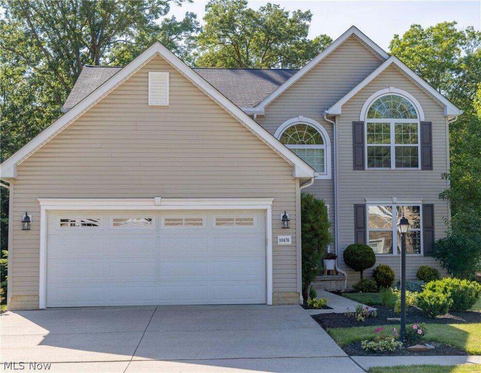 Property Photo:  10476 Herrington Drive  OH 44202 