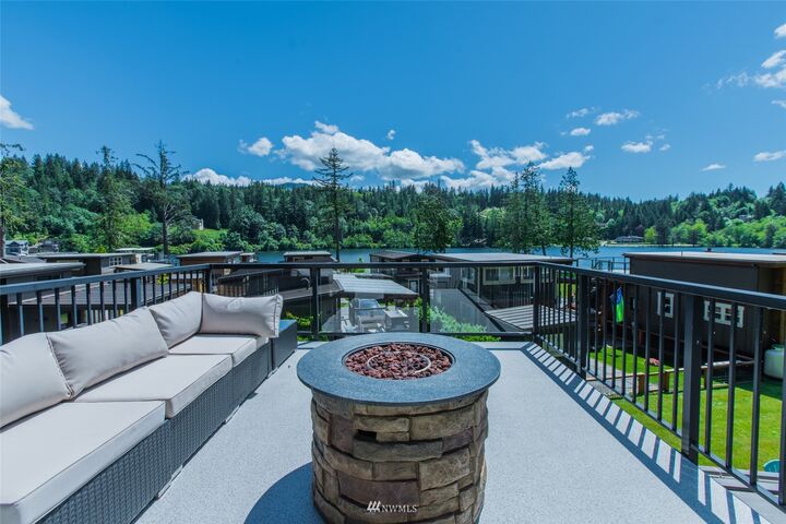 Property Photo:  990 Lake Whatcom Boulevard 37  WA 98284 