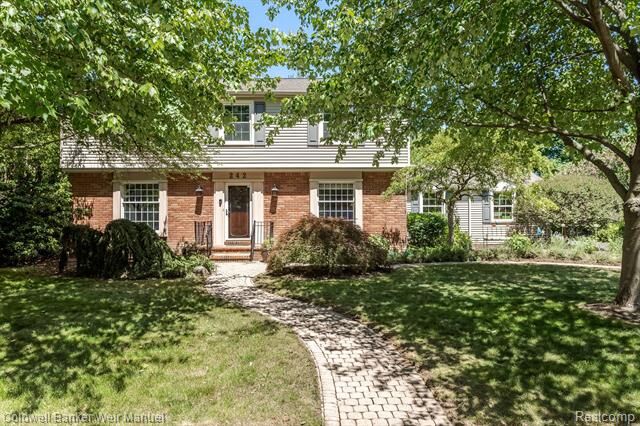 Property Photo:  242 N Glengarry Road  MI 48301 