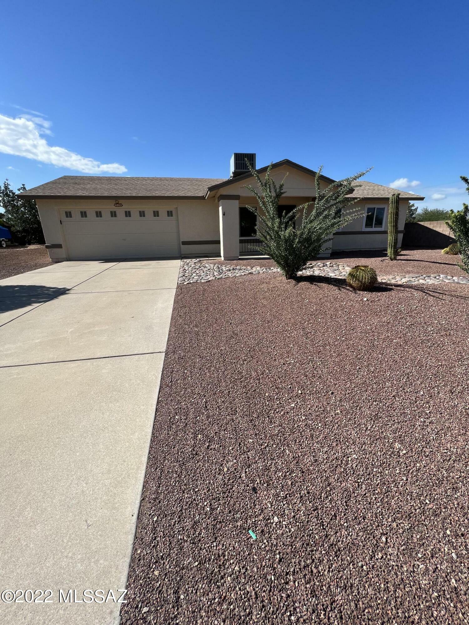 Property Photo:  6802 N De Chelly Loop  AZ 85741 