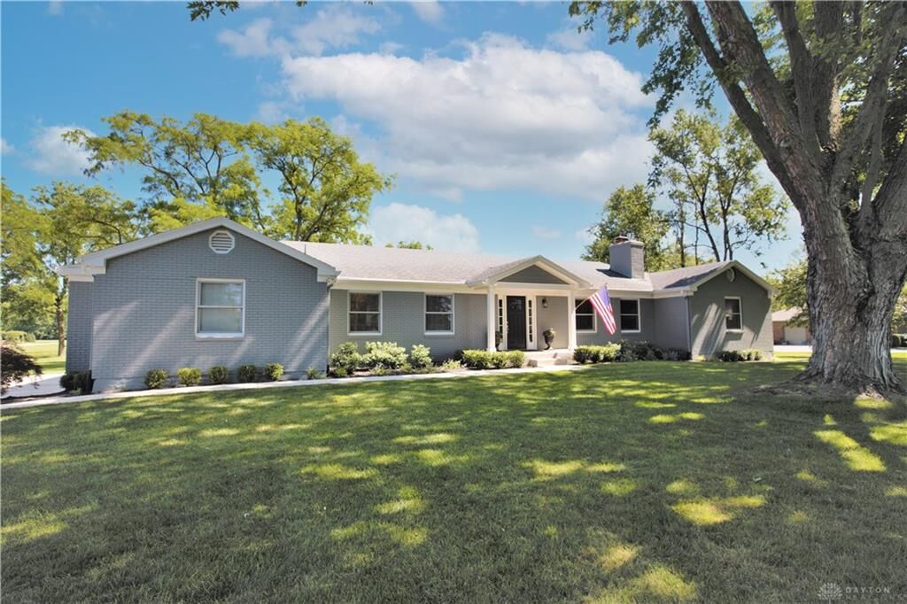 Property Photo: 2301 Nutt Road OH 45458