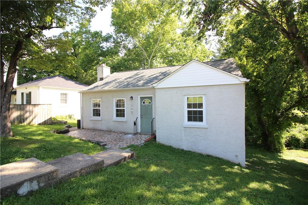 Property Photo: 1206 Central Avenue WV 25177