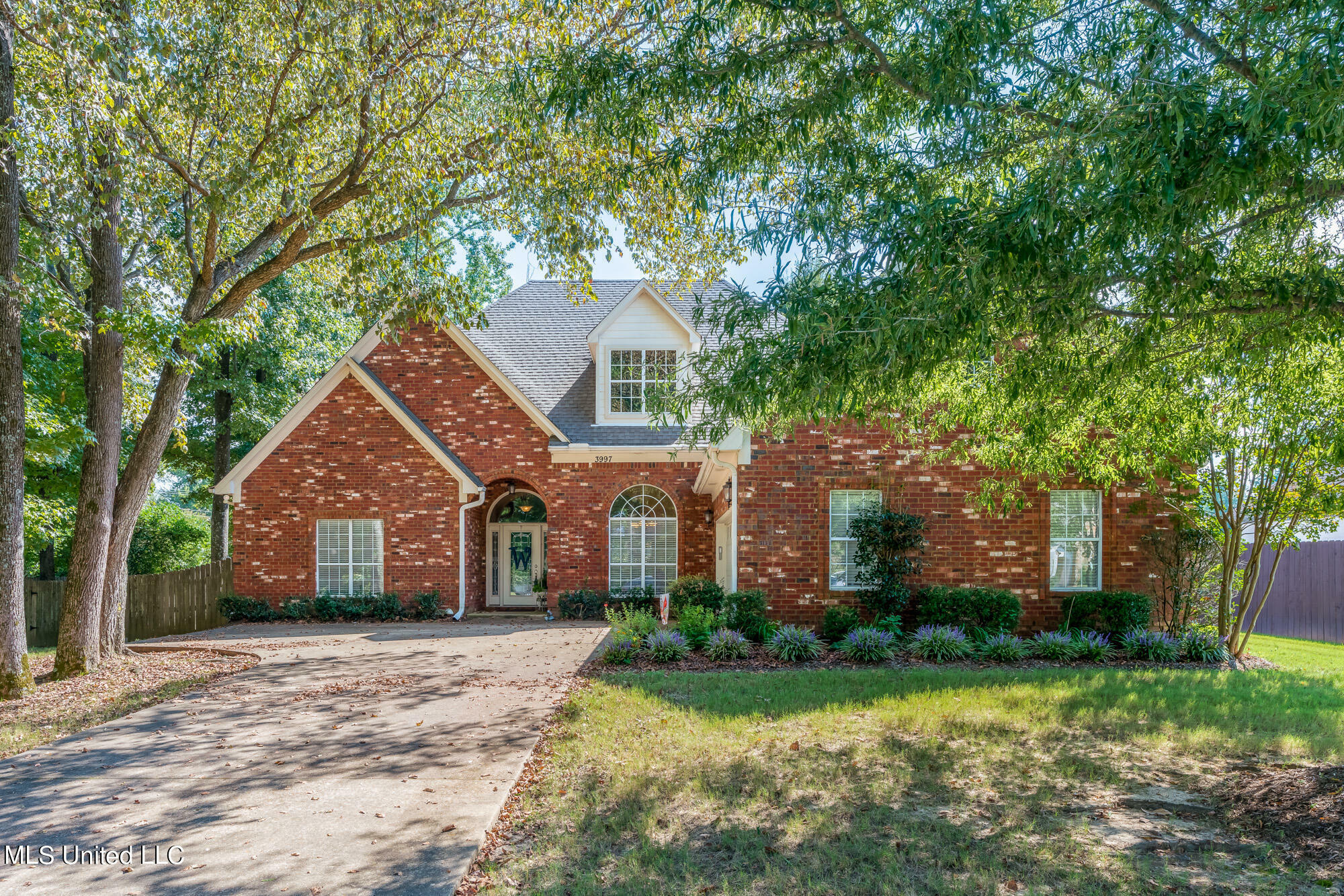 Property Photo:  3997 Cobblewood Drive  MS 38672 