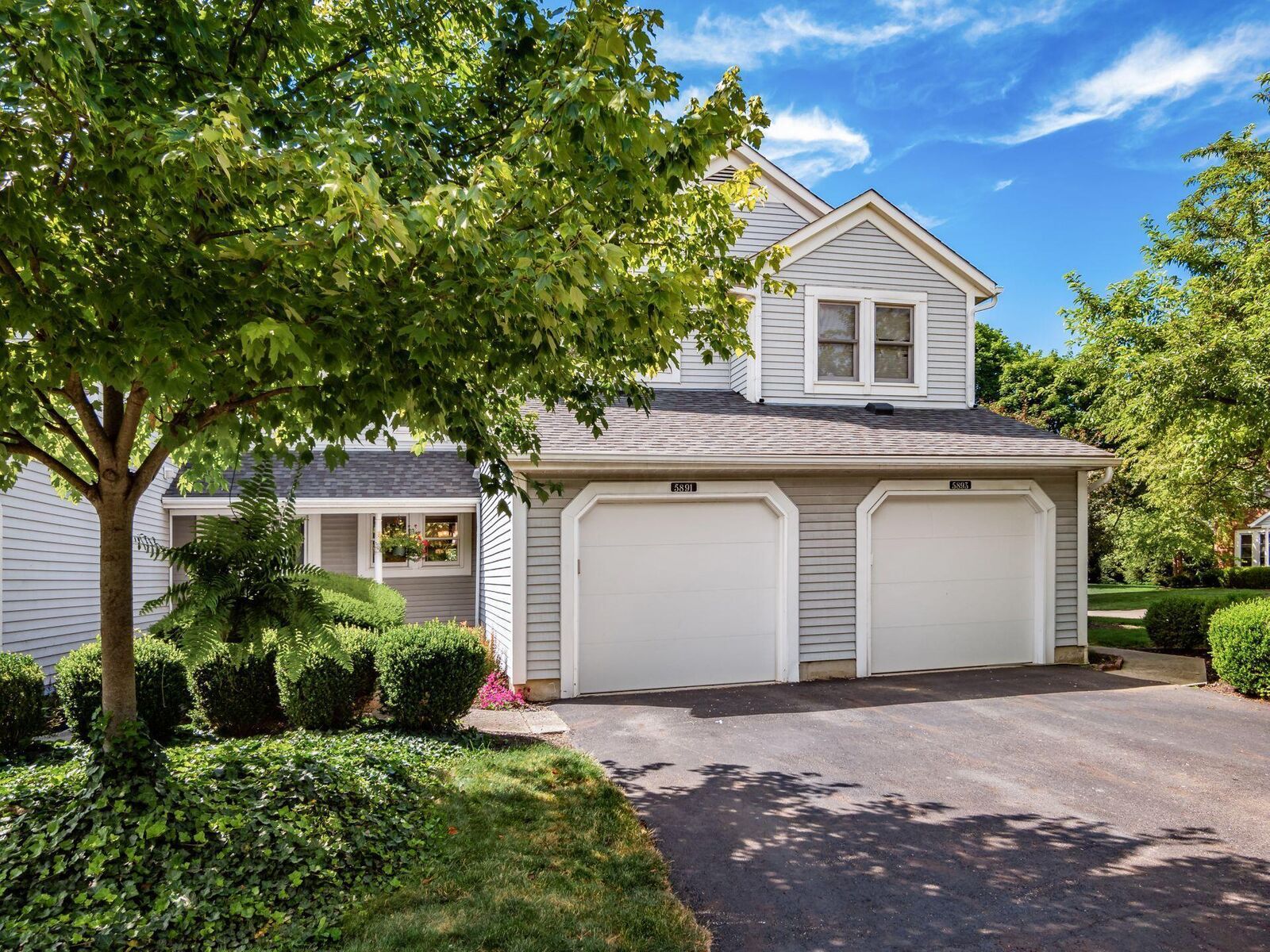 Property Photo:  5891 Parkbridge Lane  OH 43016 