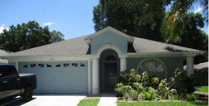 Property Photo:  509 Valencia Park Drive  FL 33584 
