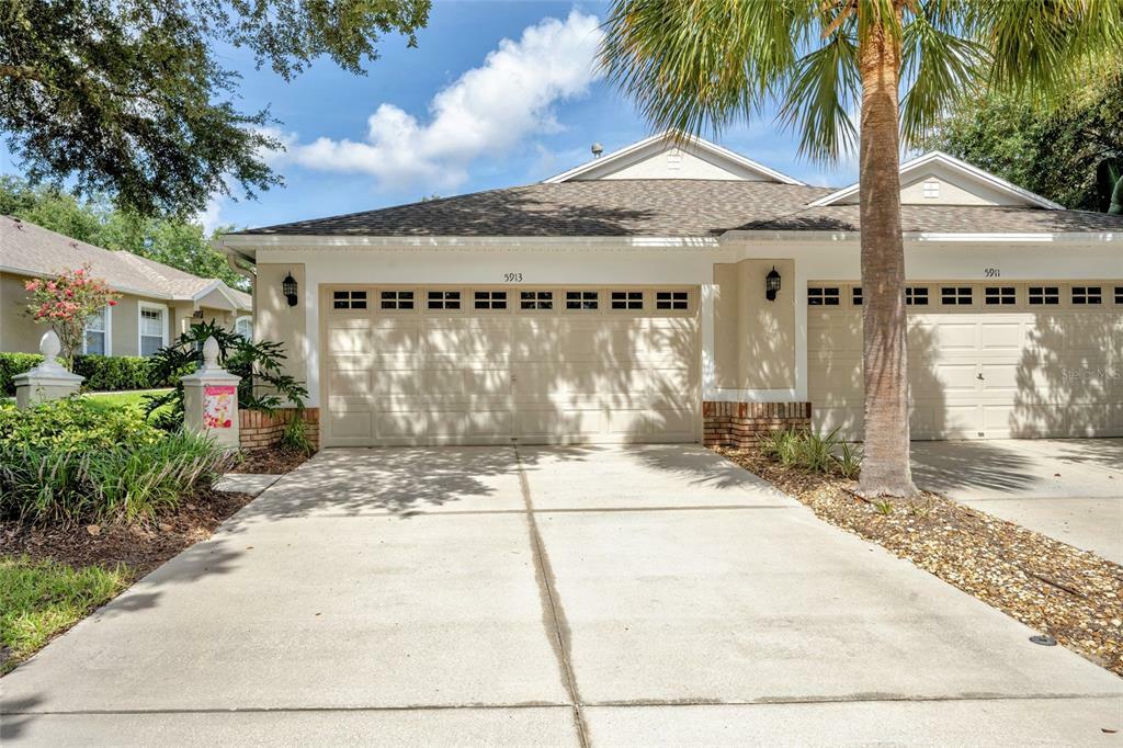 Property Photo: 5913 Phoebenest Drive FL 33547