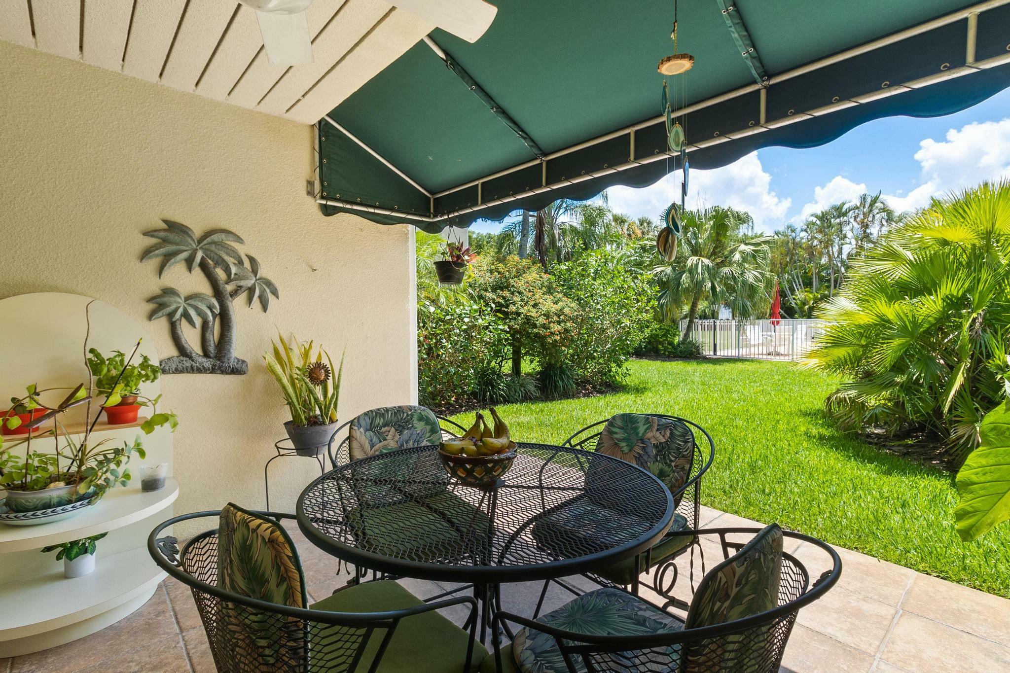 Property Photo: 386 Golfview Road F FL 33408