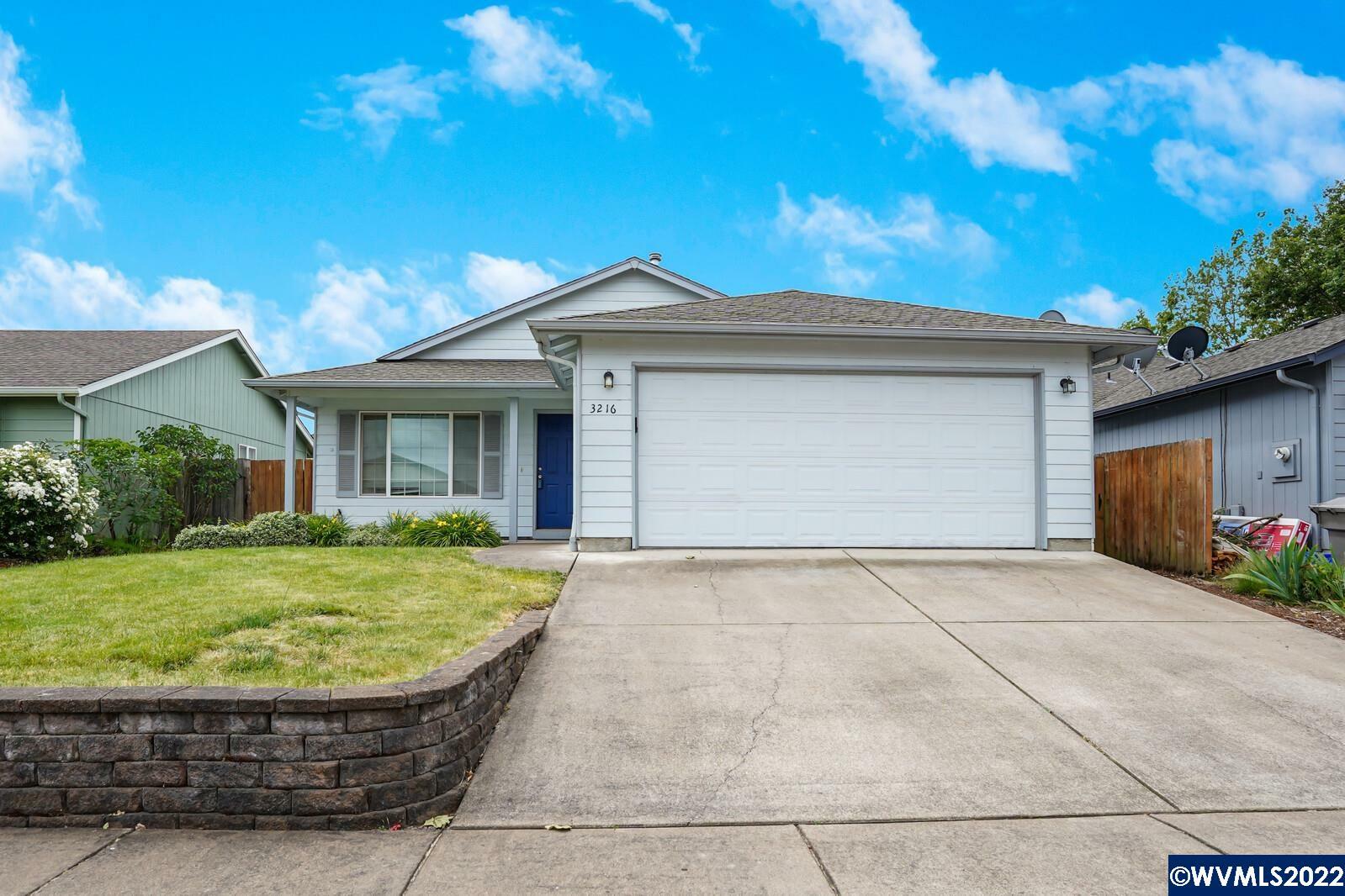 Property Photo: 3216 24th Av SE OR 97322