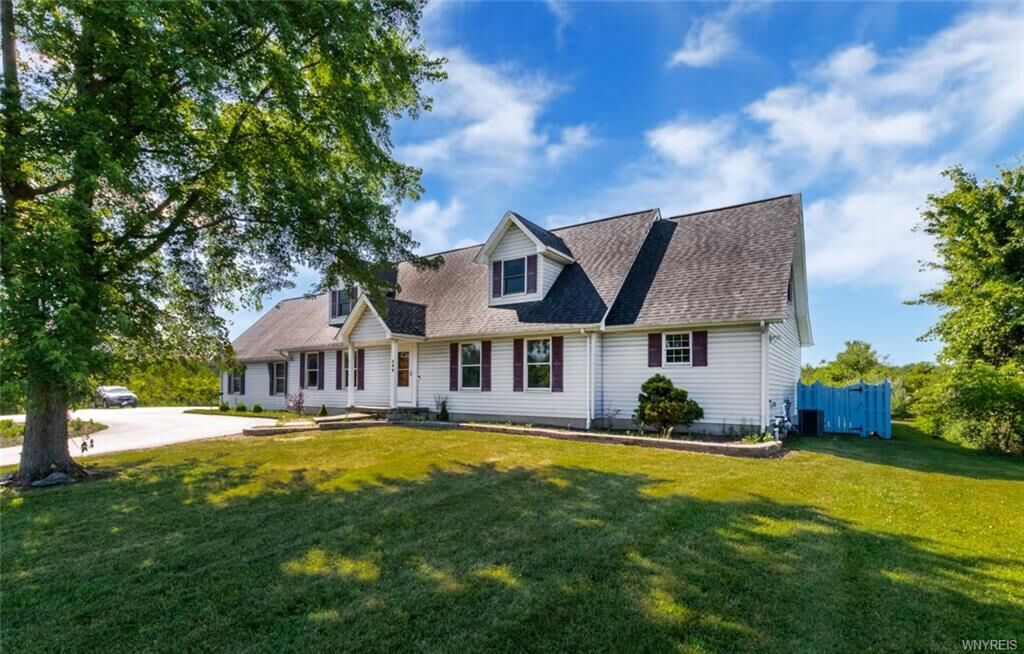 Property Photo:  900 Ransom Road  NY 14072 