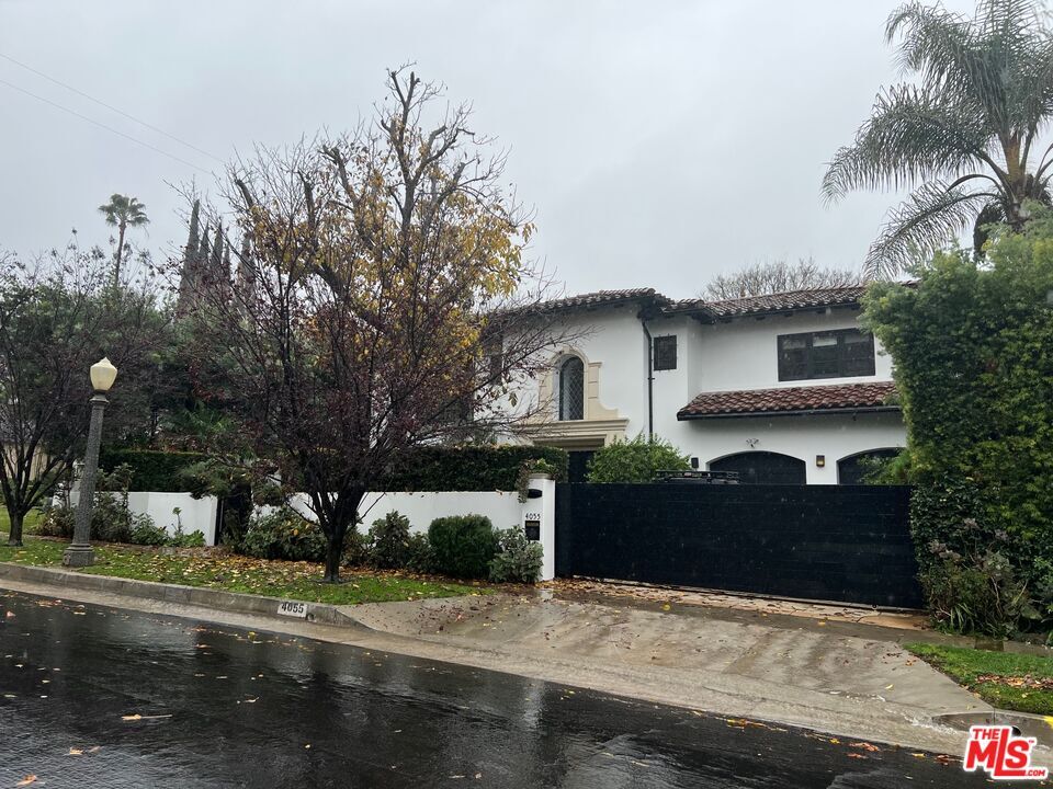 Property Photo: 4055 Ventura Canyon Ave CA 91423
