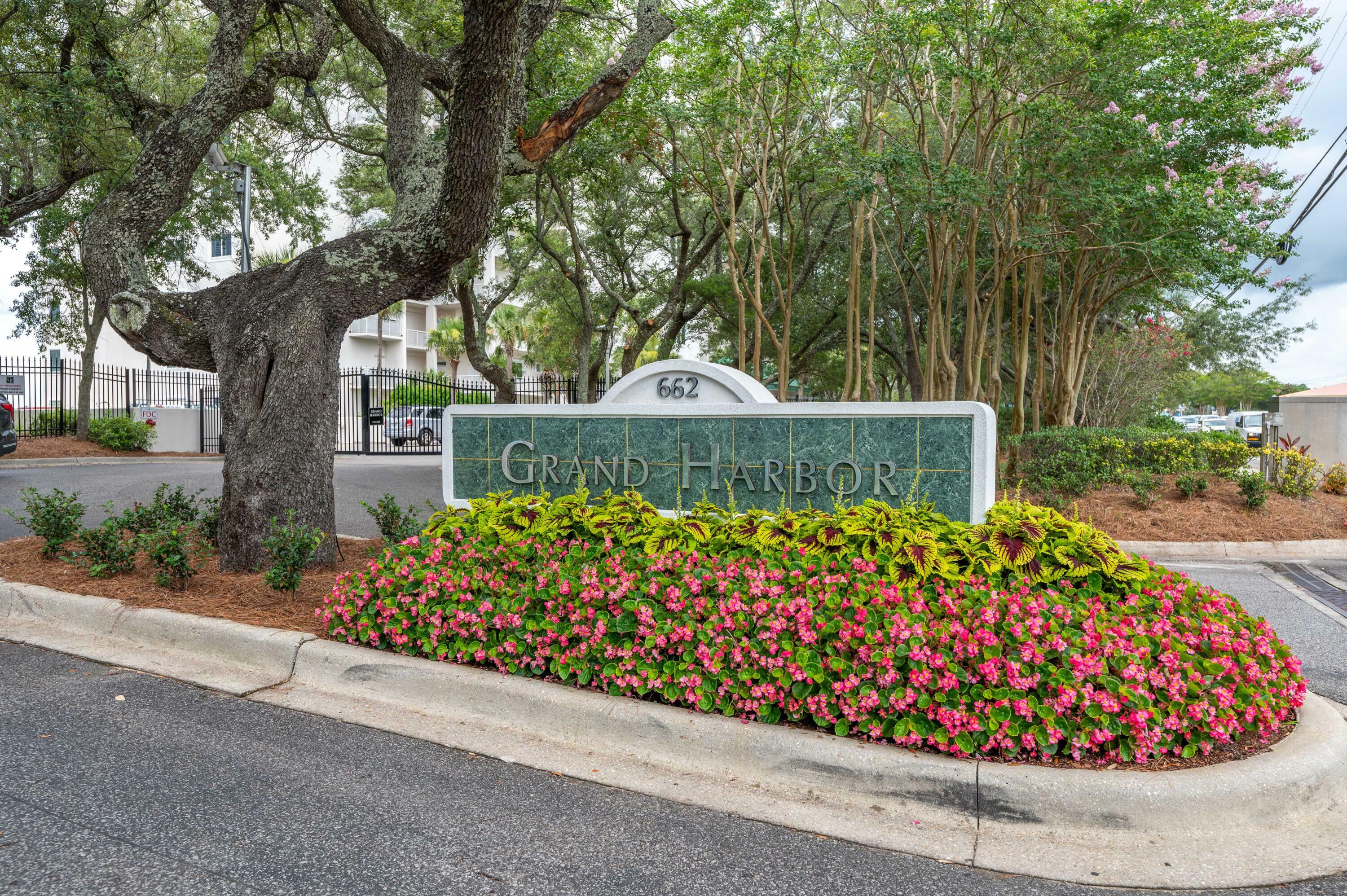 Property Photo:  662 Harbor Boulevard Unit 210  FL 32541 