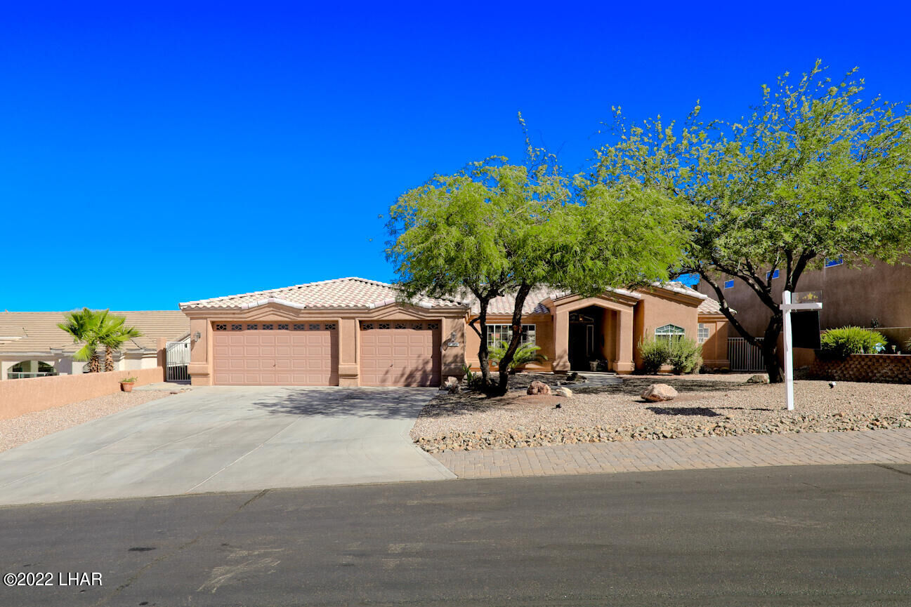 Property Photo: 3831 Breakwater Dr AZ 86406