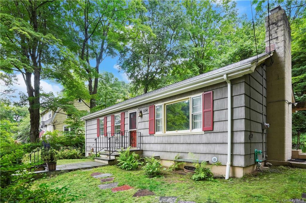 Property Photo:  224 Pleasantville Road  NY 10570 