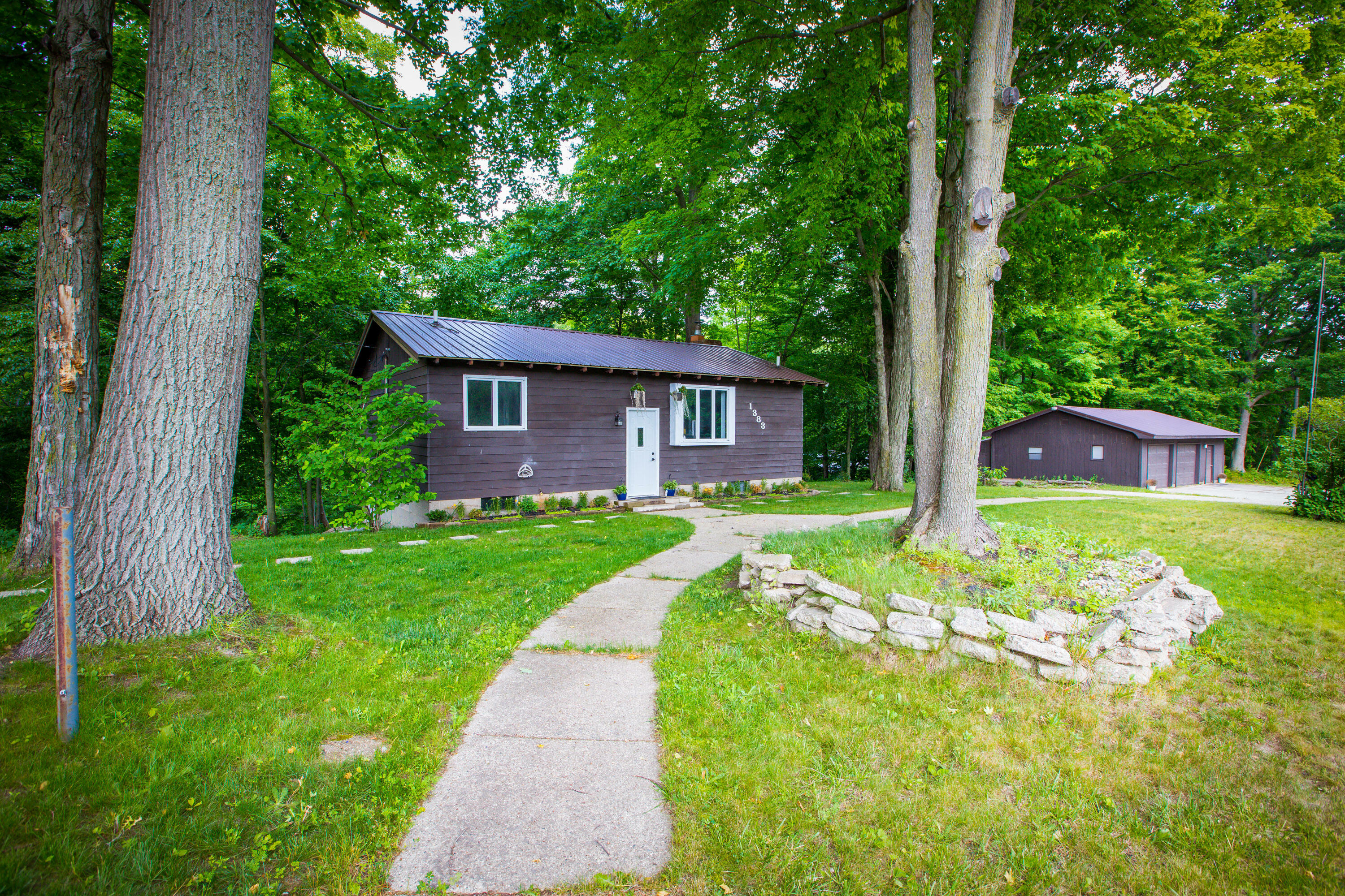 1383 W 48th Street  Fremont MI 49412 photo