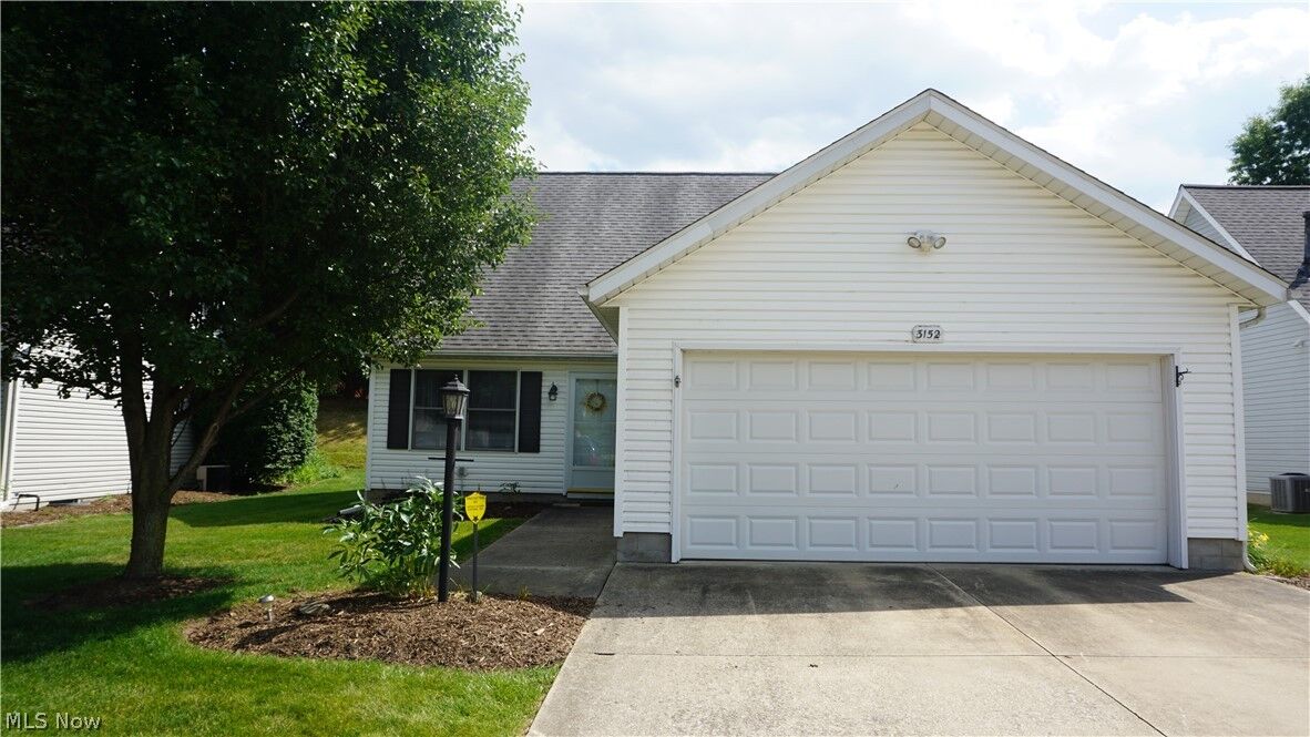 Property Photo:  3152 Pondview Drive  OH 44266 