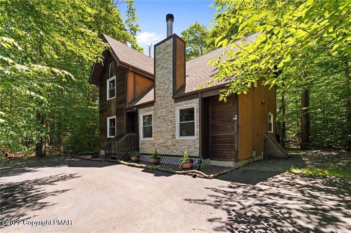 308 Winchester Drive  Tobyhanna PA 18466 photo