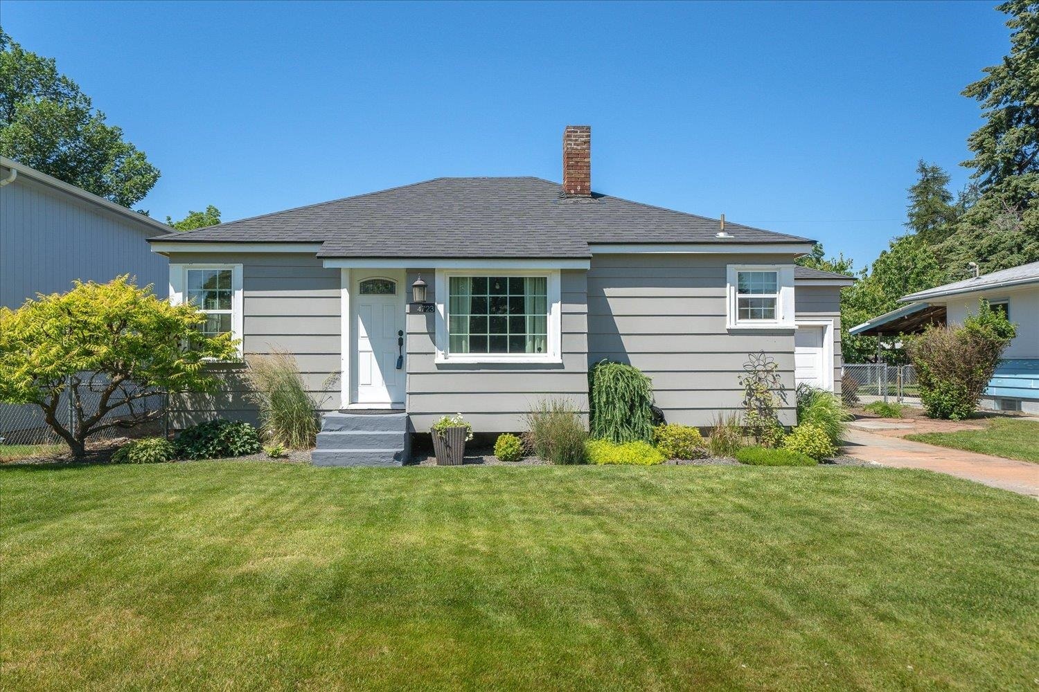 Property Photo:  4723 N Walnut St  WA 99205 