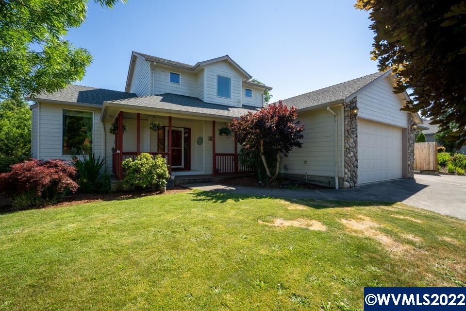 Property Photo: 611 NW Hays Dr OR 97338