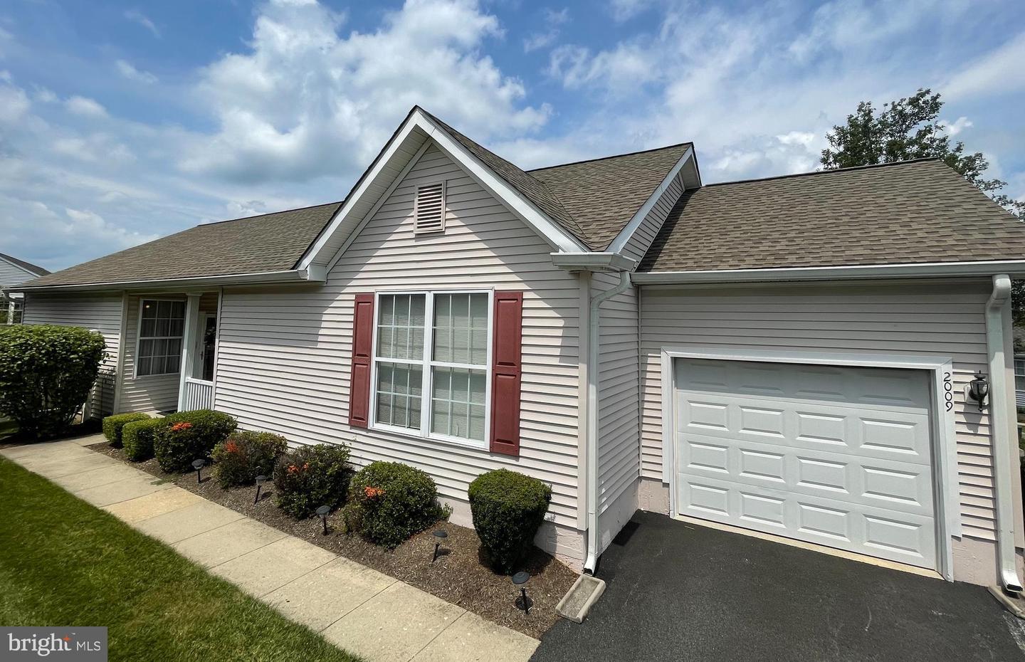 2009 Hunt Master Lane  Glen Mills PA 19342 photo