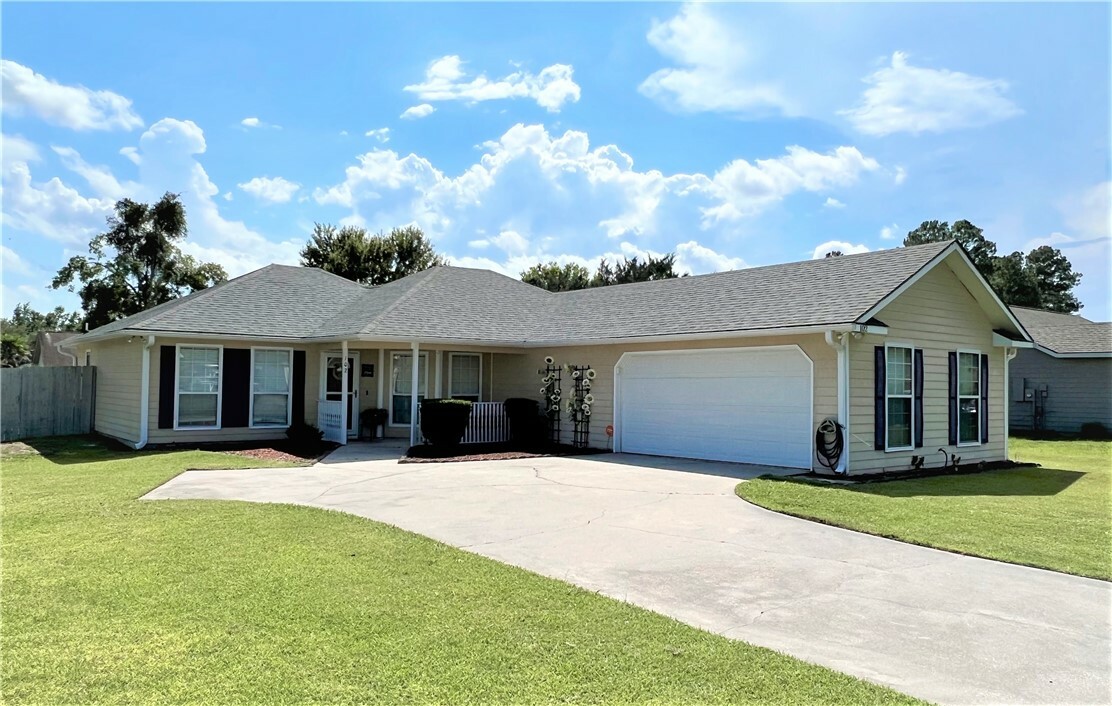 Property Photo:  102 Acacia Drive  GA 31548 