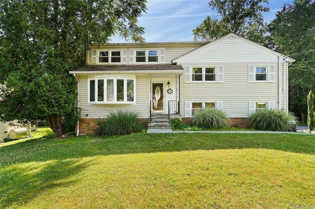 Property Photo:  2437 Hawthorne Drive  NY 10598 