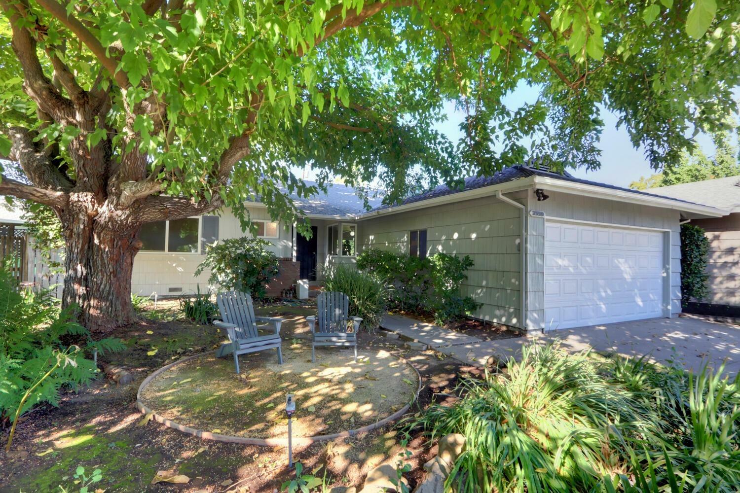 Property Photo:  2550 Borica Way  CA 95821 