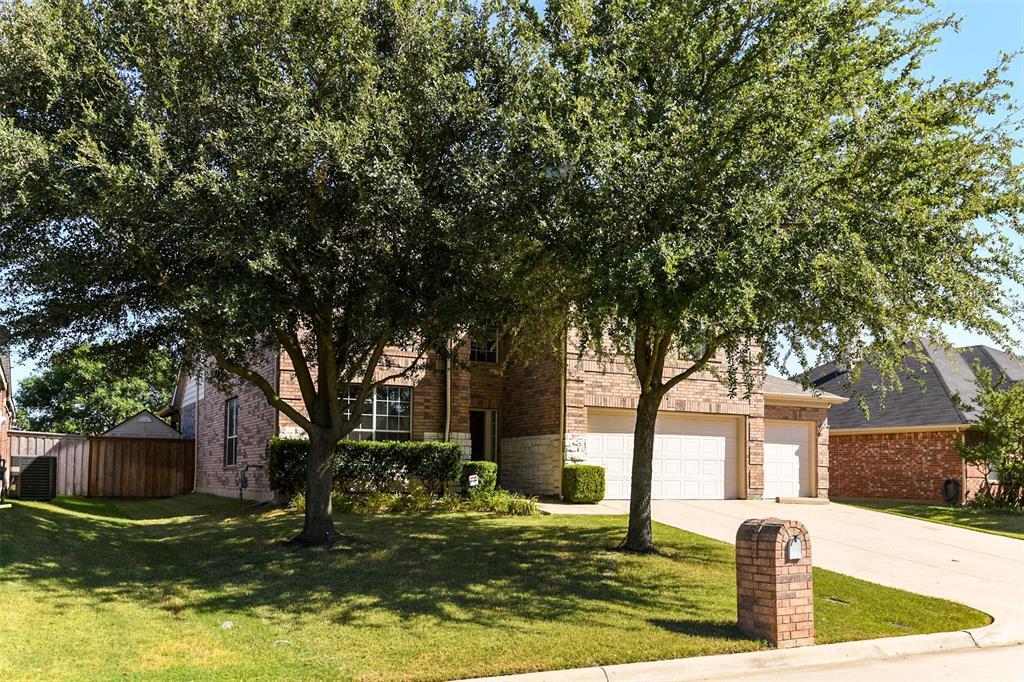 Property Photo: 3816 Travis Boulevard TX 76063