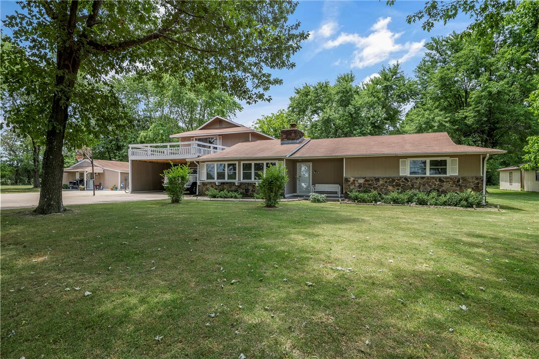 Property Photo:  5830 Lincoln Drive  AR 72764 