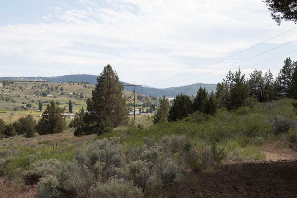 Property Photo:  Lot 81 Peregrine Heights  OR 97601 