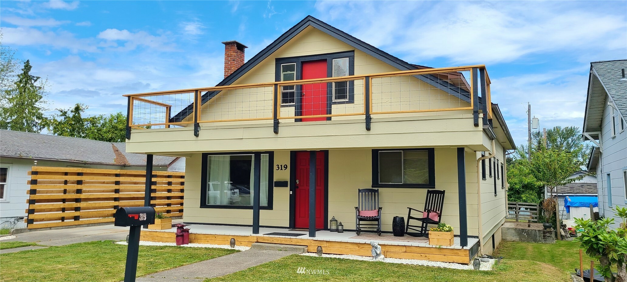 Property Photo: 319 W 7th Street WA 98362