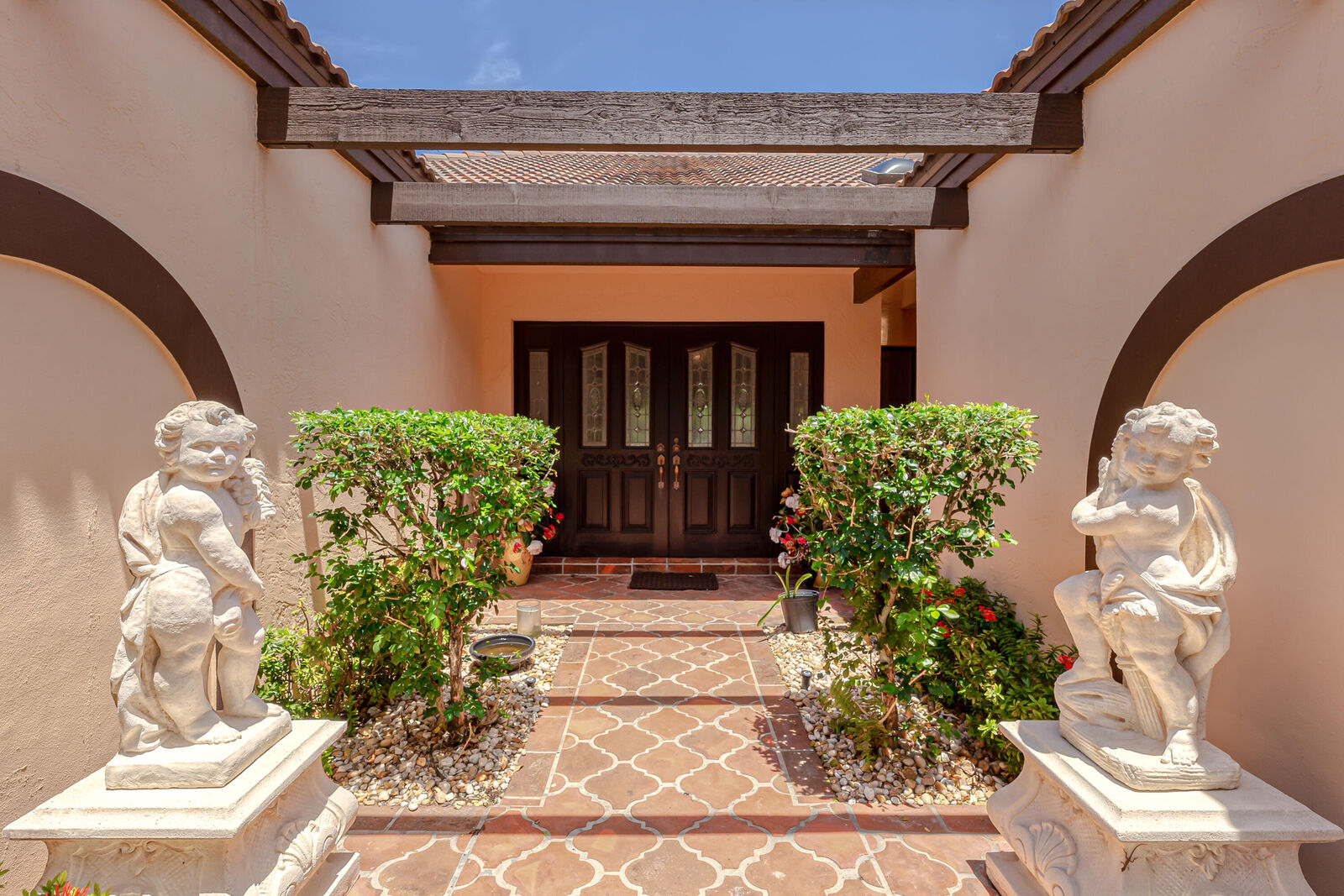 Property Photo: 2910 NW 26th Avenue FL 33434