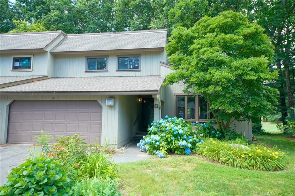 Property Photo:  38 Applewood Lane 38  CT 06001 