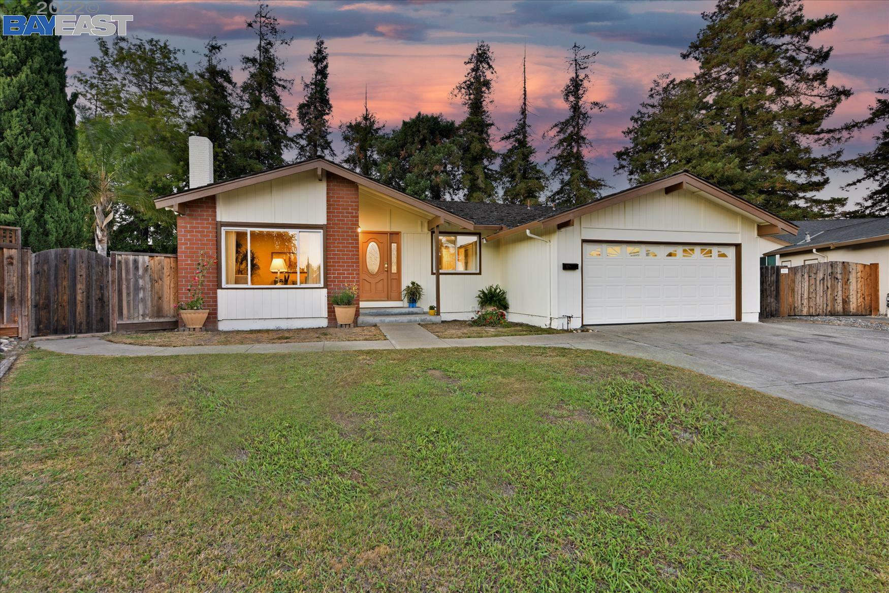 Property Photo: 35474 Farnham Dr CA 94560