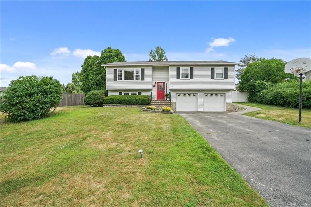 Property Photo:  54 Creamery Drive  NY 12553 
