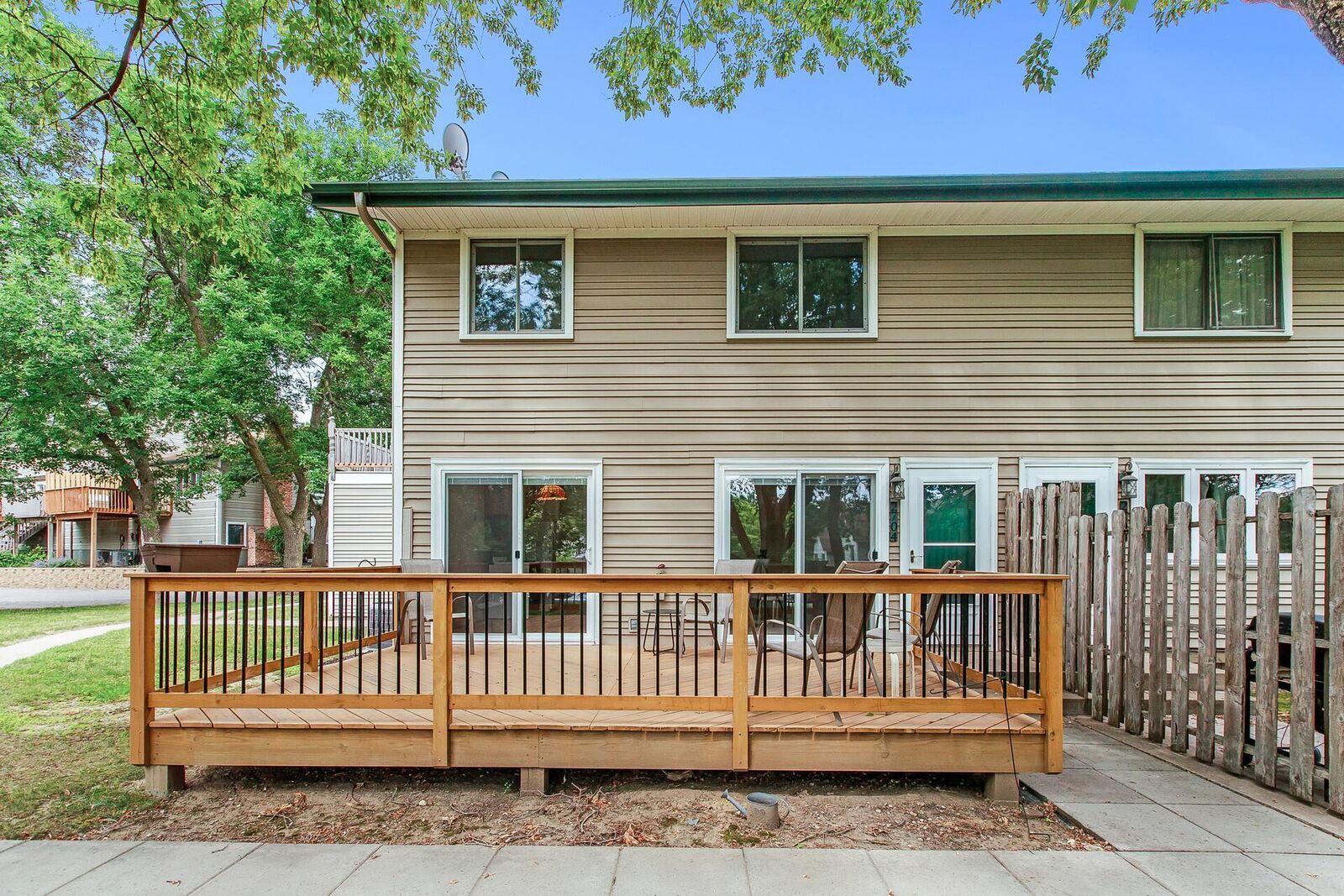 Property Photo:  2704 Shenandoah Lane N  MN 55447 
