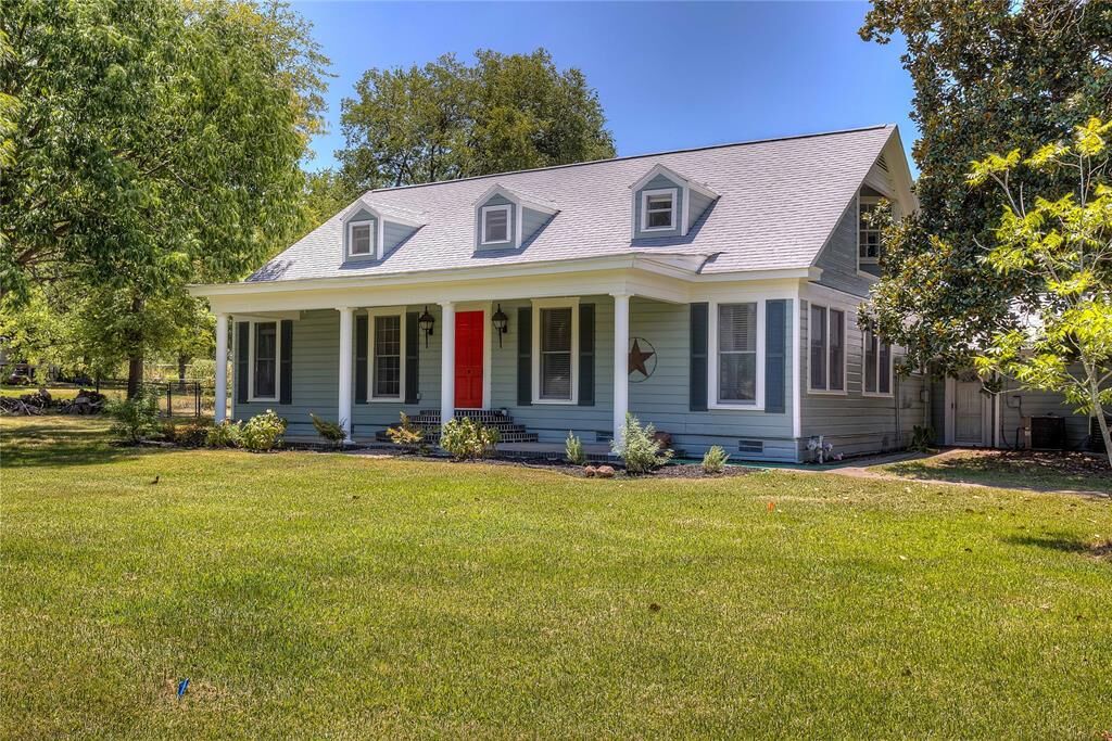 Property Photo: 958 Jefferson Street E TX 75482