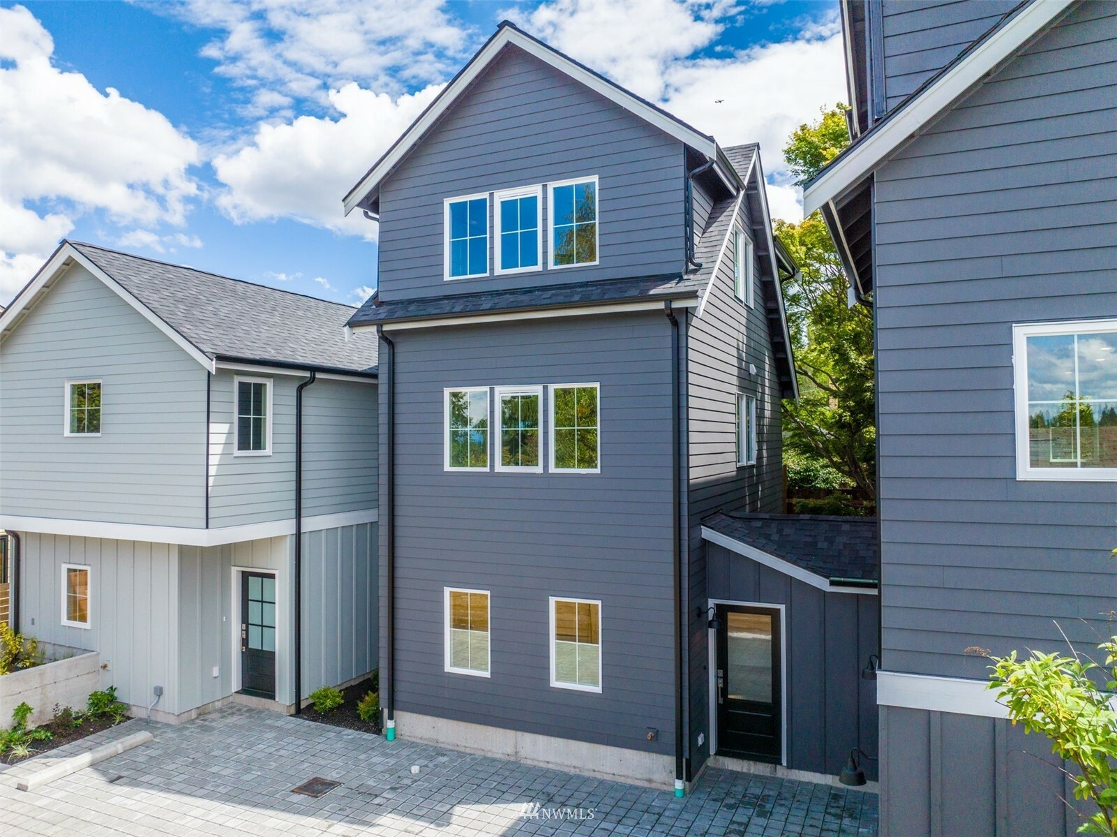 Property Photo:  206 N 100th Street B  WA 98133 