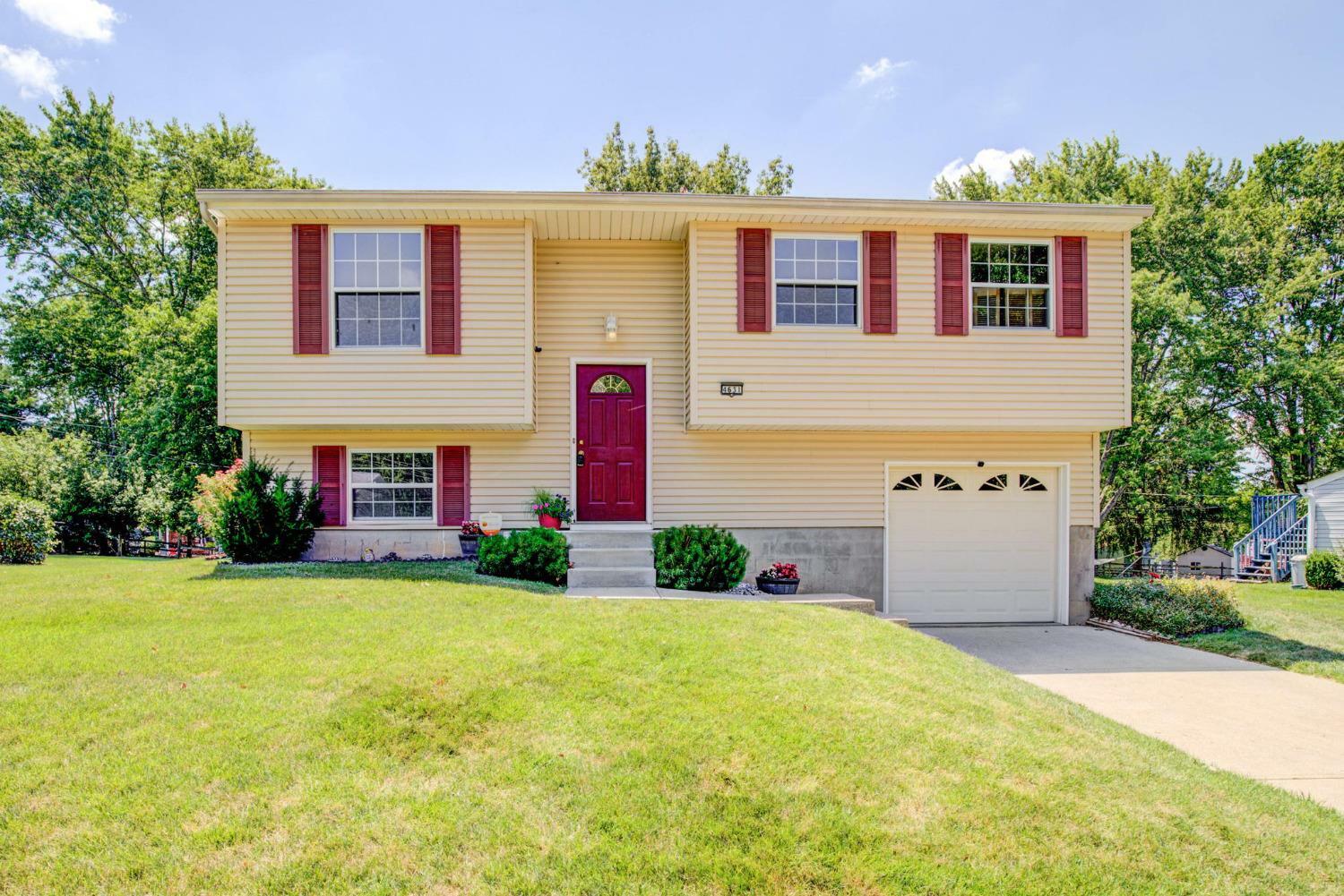 Property Photo: 4631 Locust Grove Ct OH 45103