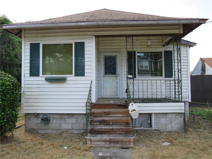 Property Photo: 352 Tracy Avenue N WA 98366