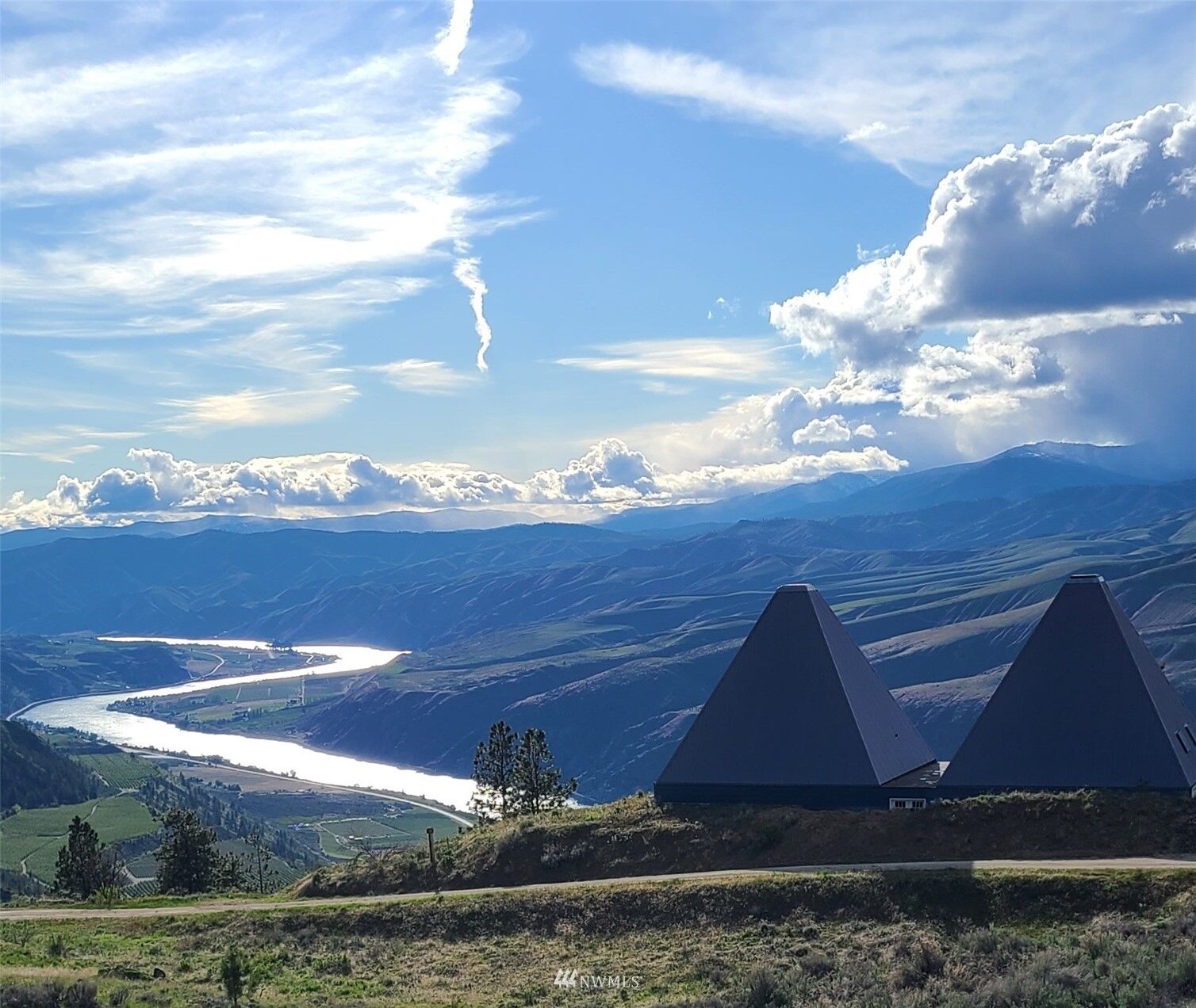 Property Photo:  62 Rocky Road  WA 98843 