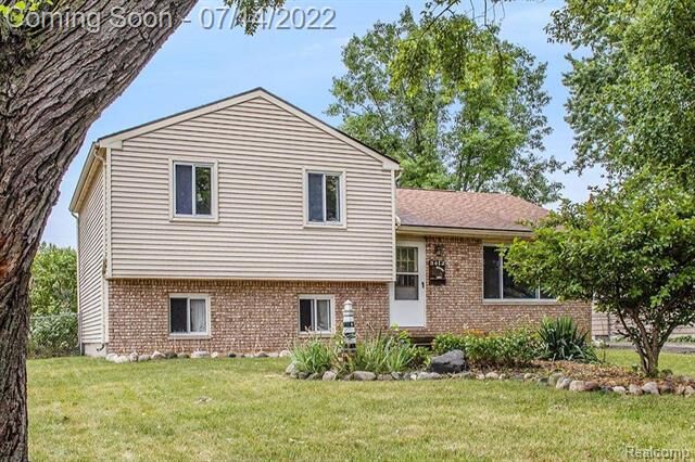 Property Photo: 3412 W Clarice Avenue MI 48356