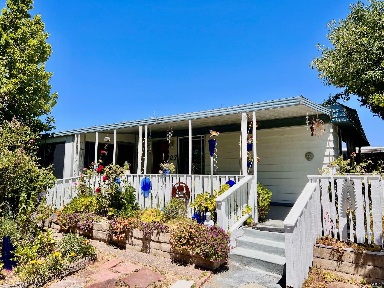 Property Photo: 27 Sequoia Circle CA 95401