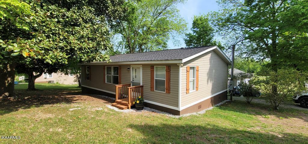 Property Photo: 218 Gaines St TN 37874
