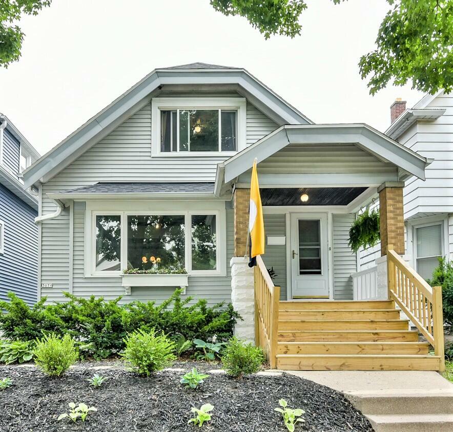 Property Photo: 307 E Rosedale Ave A WI 53207